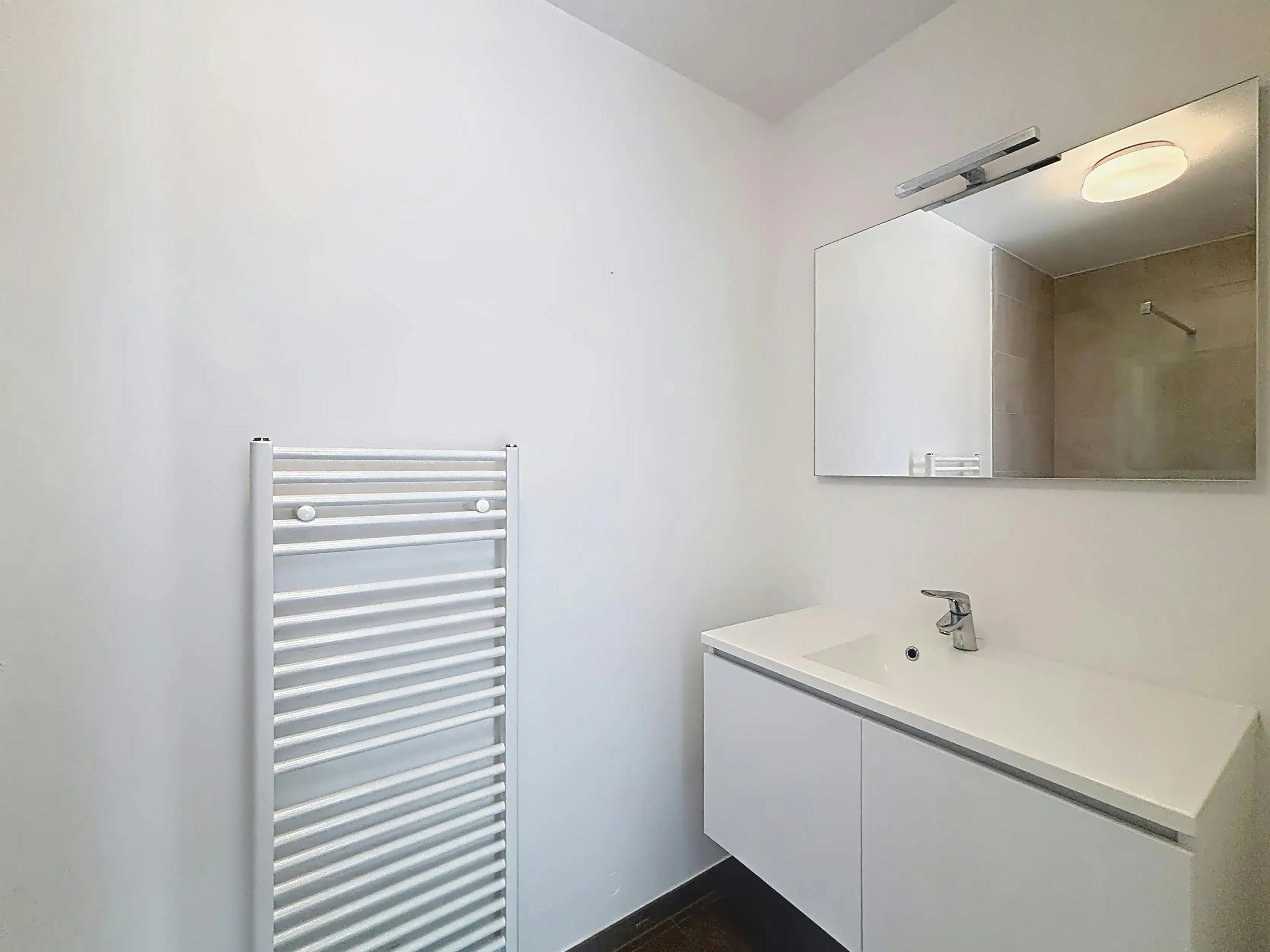 Eeklo Centrum: Instapklaar 1-slaapkamerappartement met garagebox foto 9