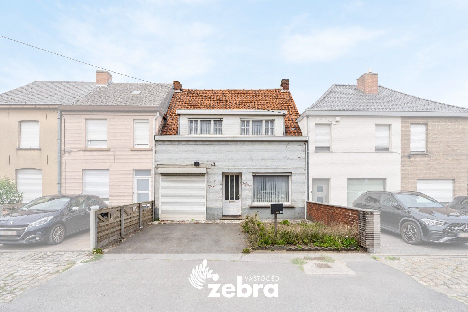 Hoofdfoto van de publicatie: Te renoveren woning met 3 slaapkamers te Oostrozebeke!