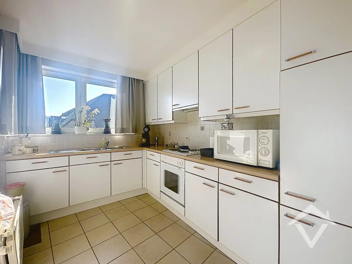 Appartement met 2 slaapkamers en 2 terrassen te Koekelare  foto 9