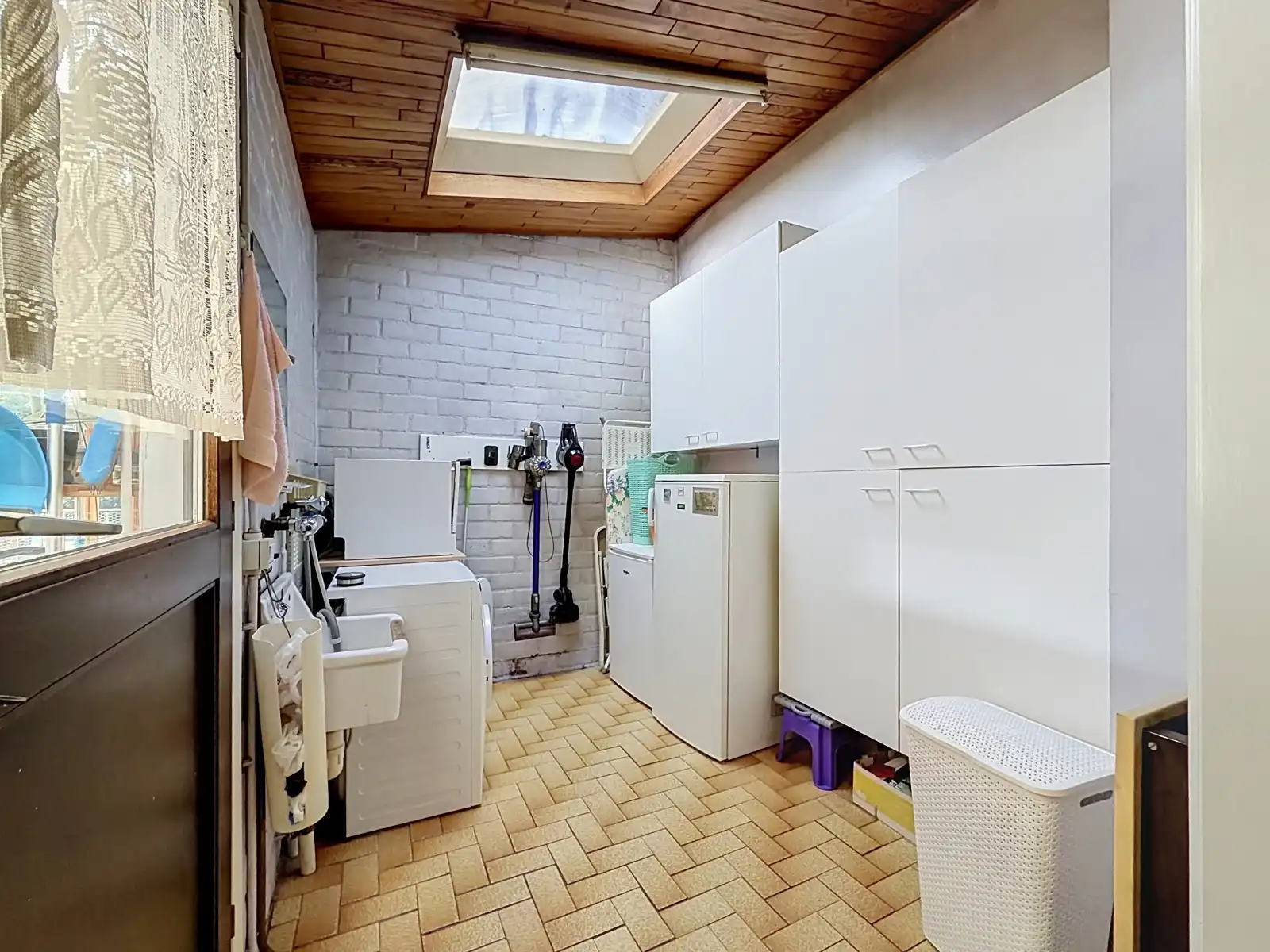 Ruime woning met 2 SLPK, Garage én Werkplaats/Magazijn! foto 8