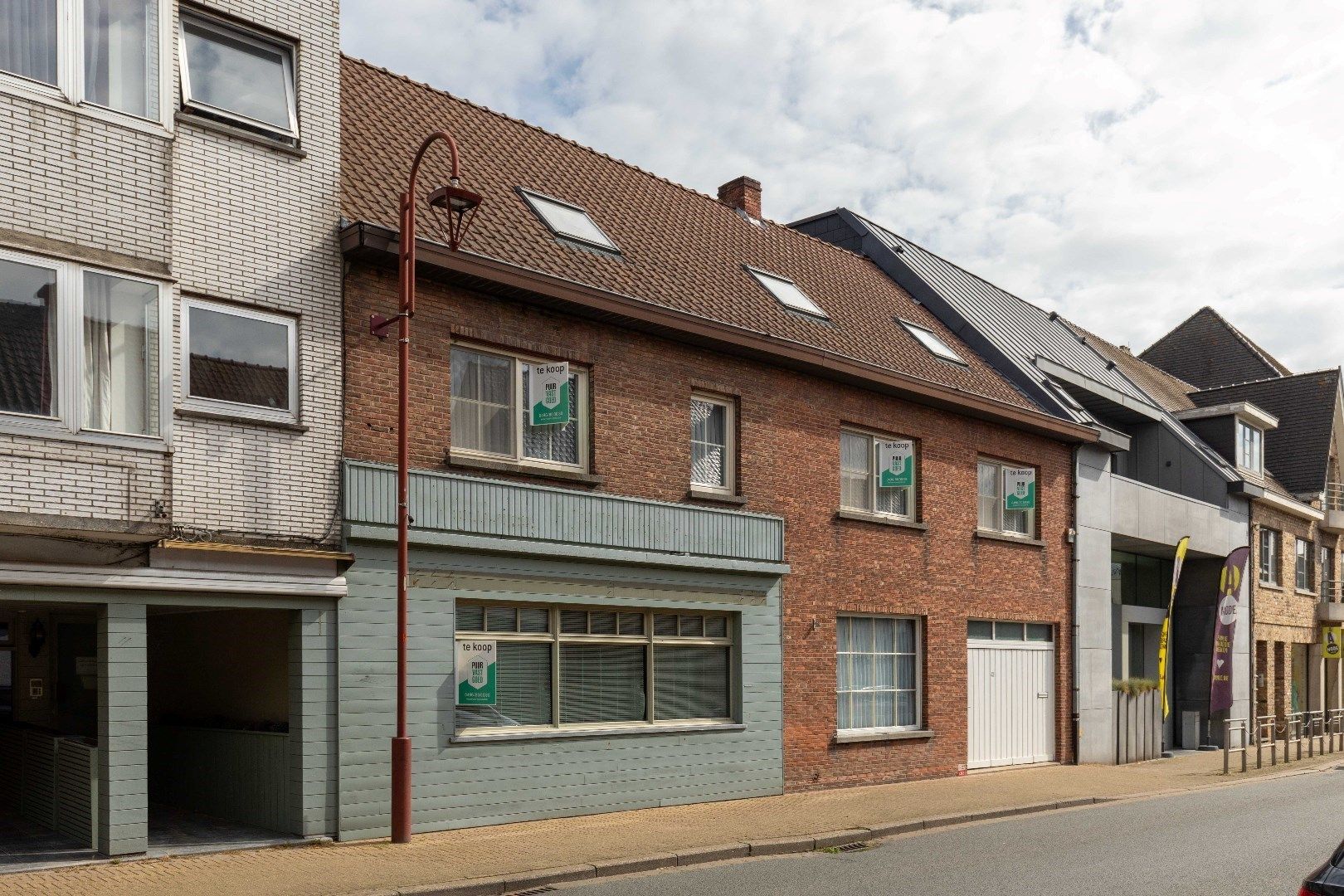 Ruime woning met  5 slaapkamers, grote garage en nog veel meer mogelijkheden in het hart van Aartrijke foto 28