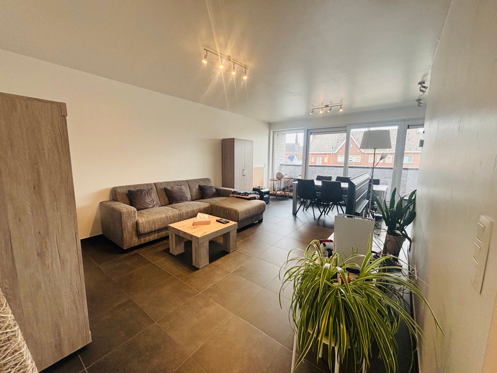 Verzorgd 1-slpk appartement met balkon en parking te huur. foto {{pictureIndex}}