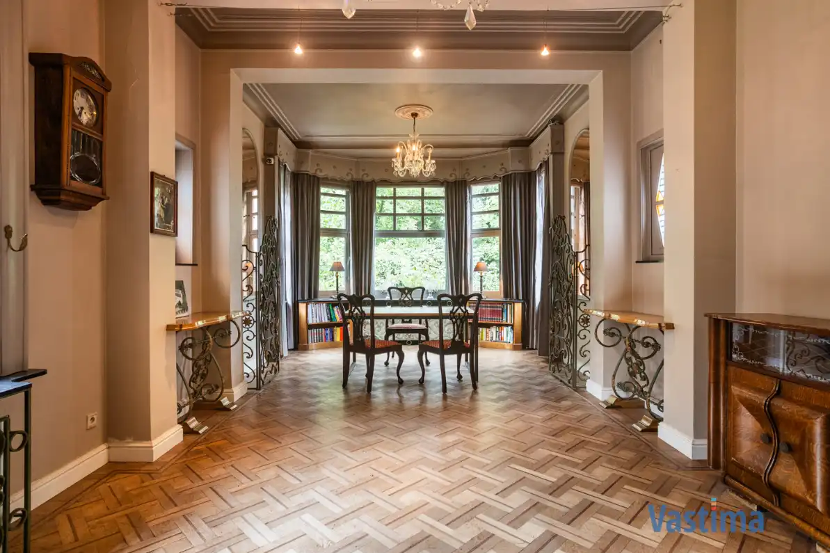 Karaktervolle villa met authentieke charme in een groene setting foto 10