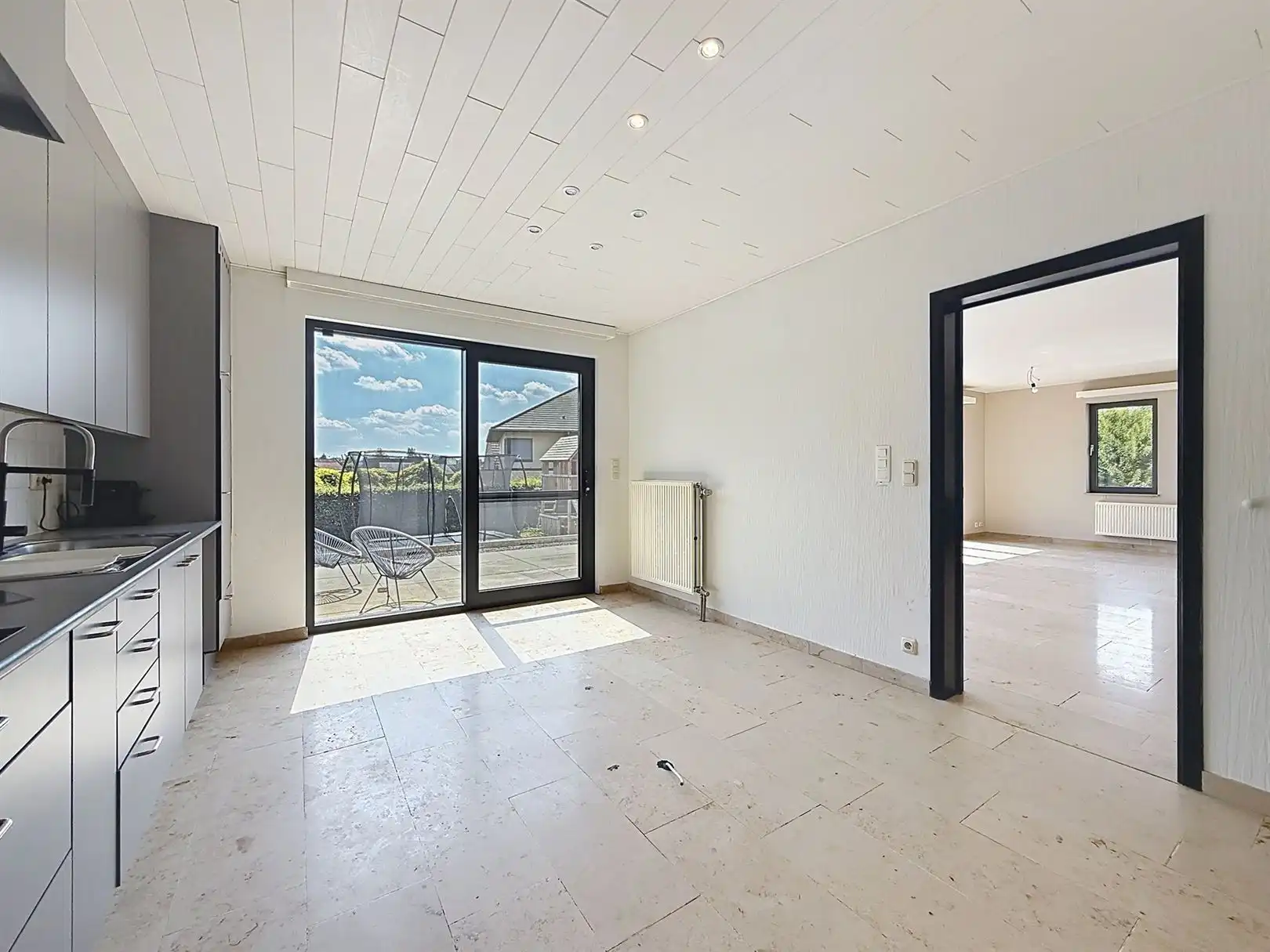 Huis met praktijkruimte, 4 slpks,  2 bdks, 10a 34ca foto 15