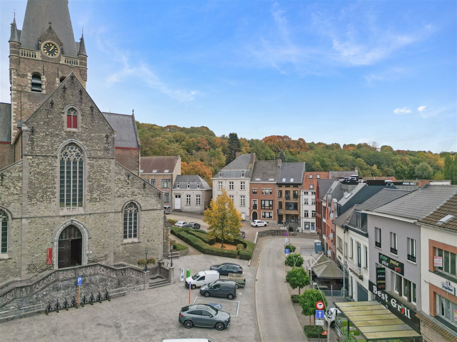 Volledig gerenoveerd appartement in hartje Geraardsbergen! foto 3