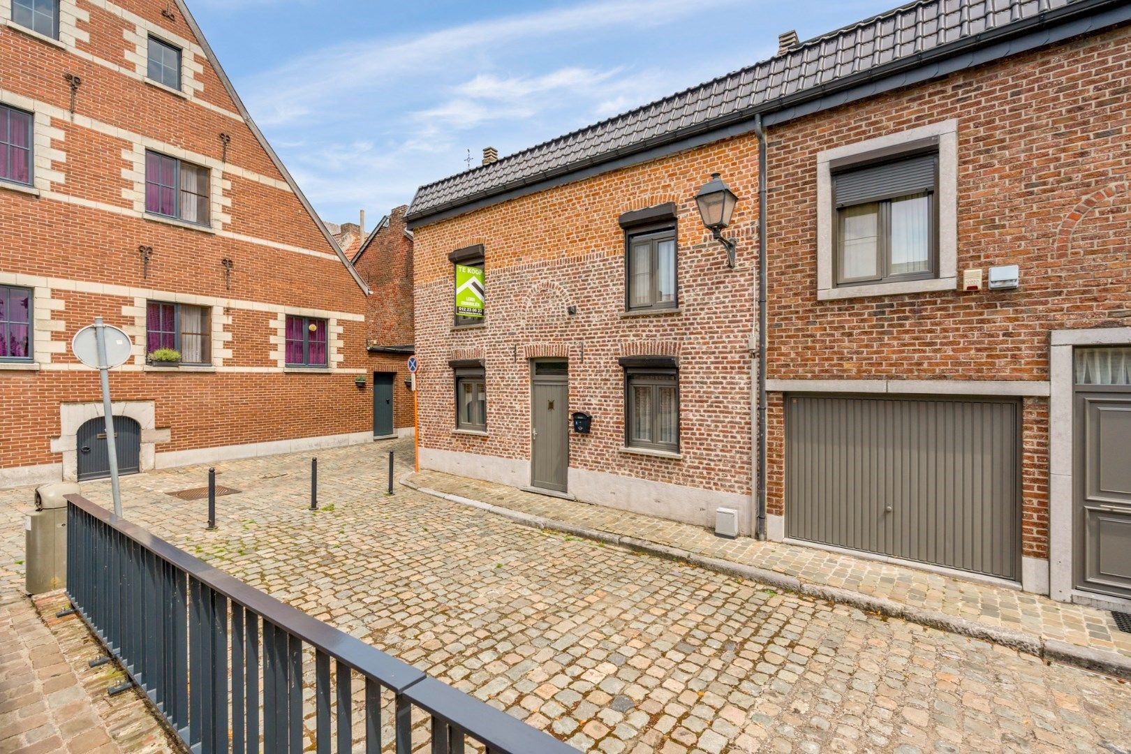 Authentiek begijnenhuis gelegen in het rustige Begijnhof te Tongeren foto 3