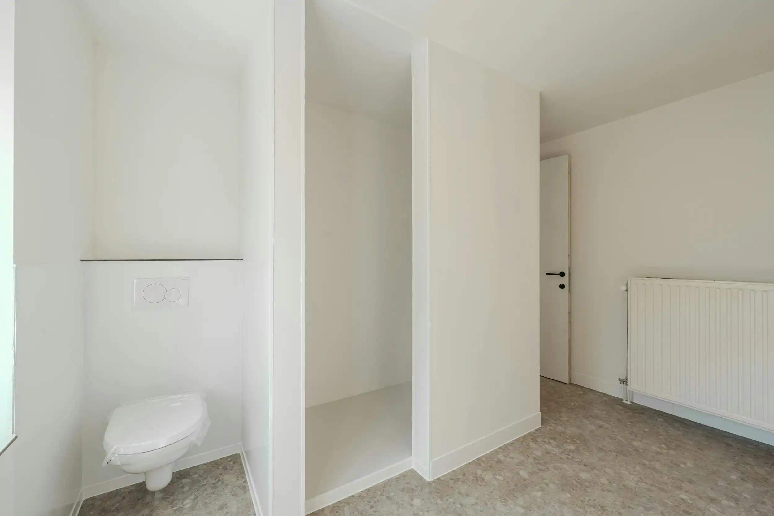 Totaal gerenoveerd huis te koop in hartje Ieper foto 21
