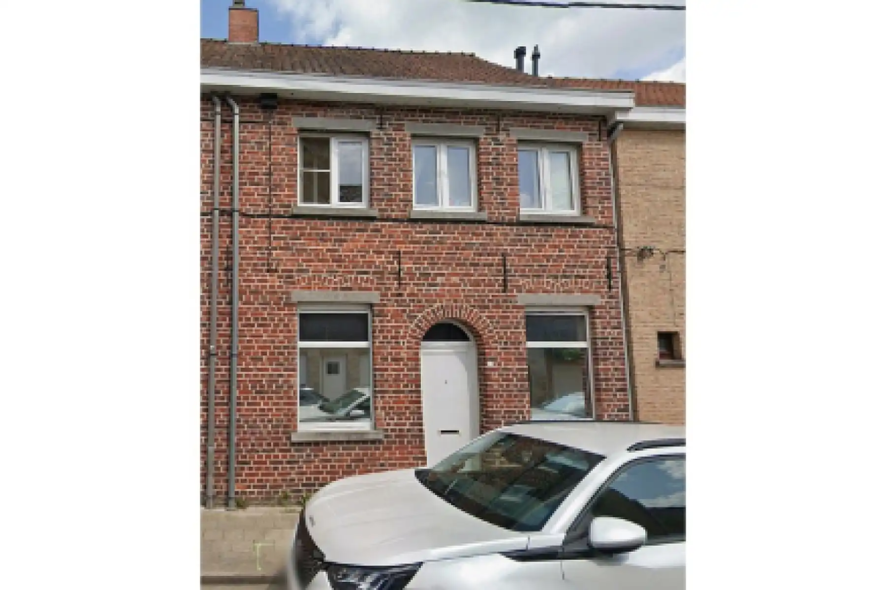 Centraal gelegen rijwoning foto 2