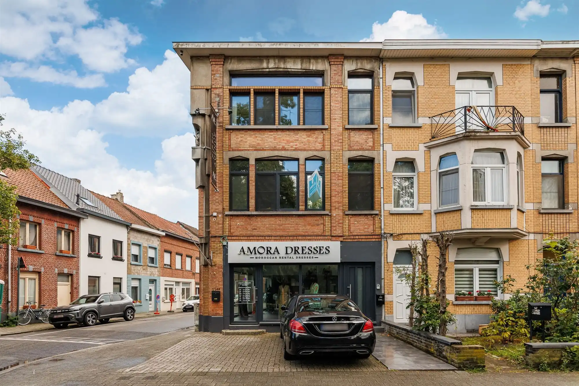 Triplex appartement met handelspand op gunstige locatie foto {{pictureIndex}}