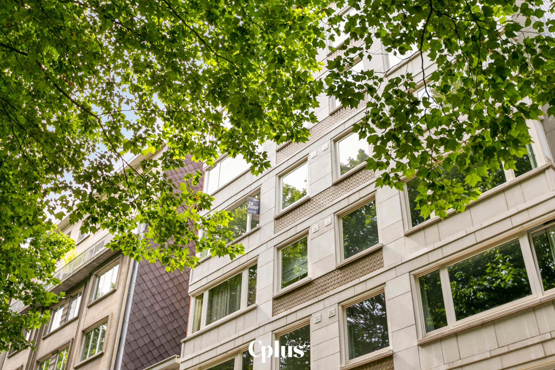 Appartement met zicht op Citadelpark - Te huur foto {{pictureIndex}}