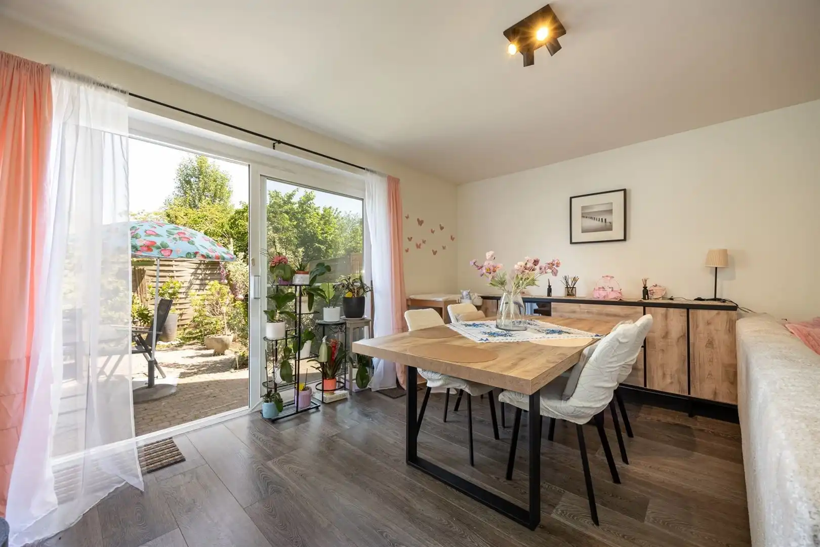 Gelijkvloers appartement met terras en parking op rustige locatie foto 7