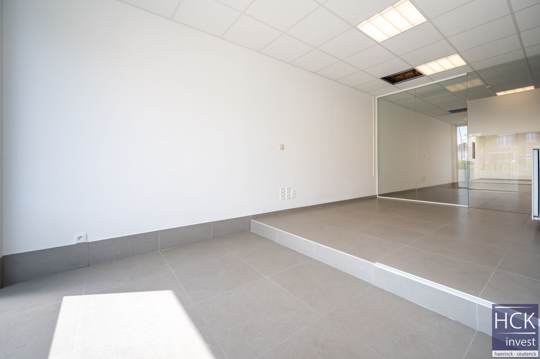 KRUISHOUTEM - Commerciële ruimte  94m² op topligging in centrum! foto 5