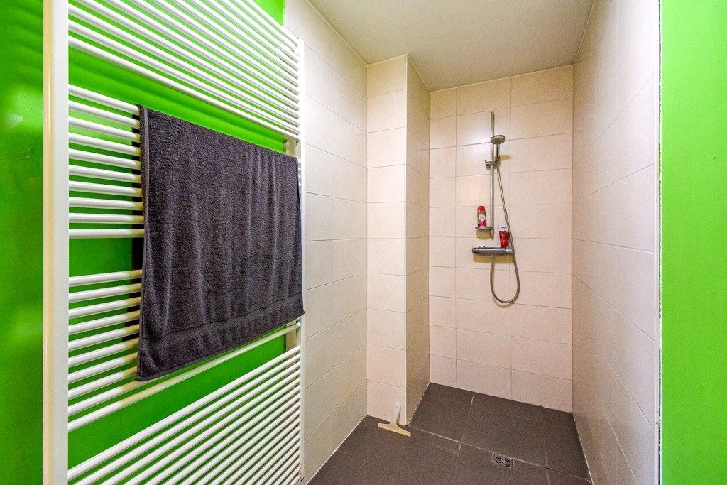 Recent duplexappartement met ruime slaapkamer in centrum van Gistel foto 7