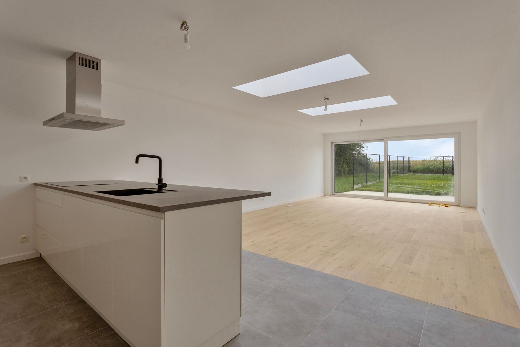 Ruime nieuwbouwwoning met 4 slaapkamers ! foto 4