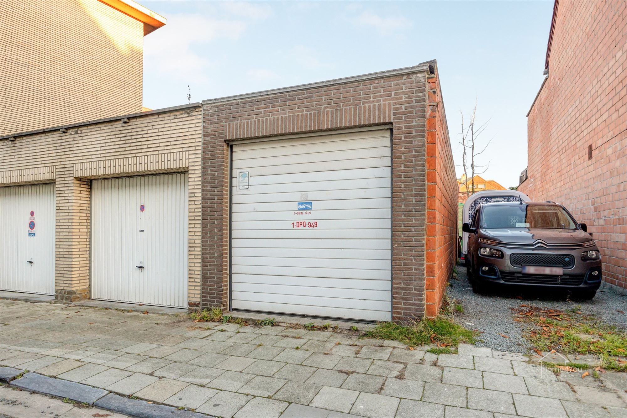 Op te frissen woning met zéér ruime extra zolder foto 21