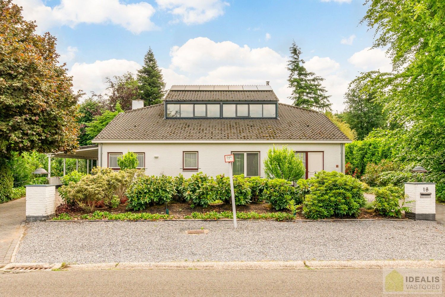 PERFECT ONDERHOUDEN VILLA OMRINGD DOOR PRACHTIGE TUIN OP UNIEKE EN GEGEERDE PLEK IN HARTJE ACHEL! foto 5