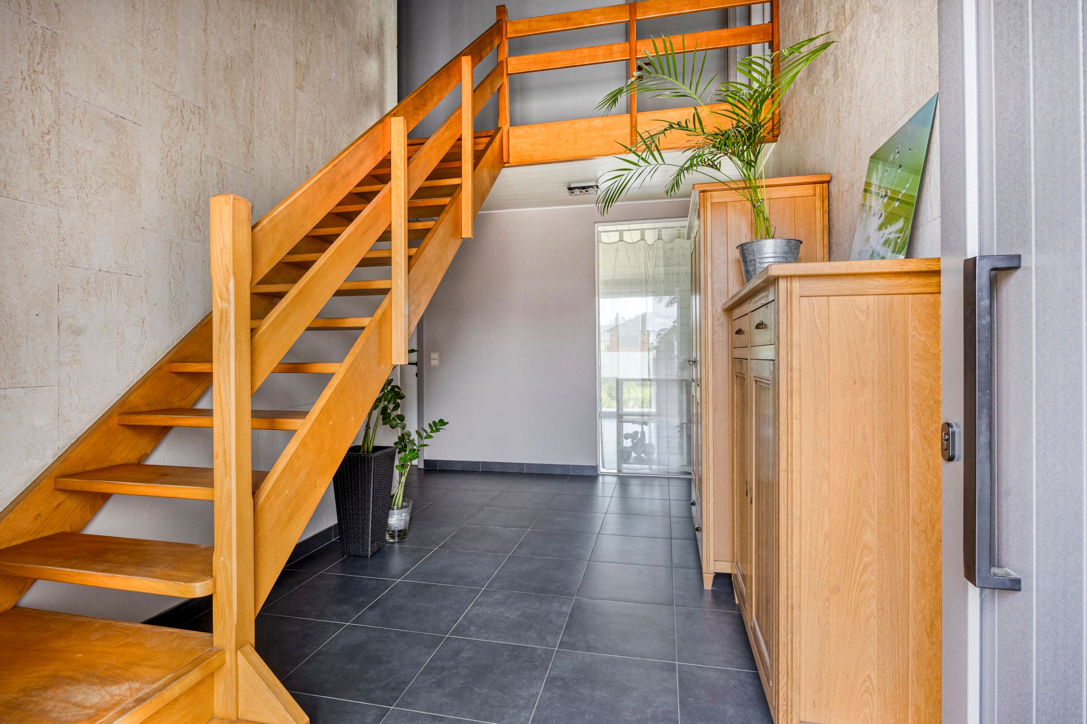 Instapklare, gerenoveerde woning met 4 slaapkamers op 9 are foto 2