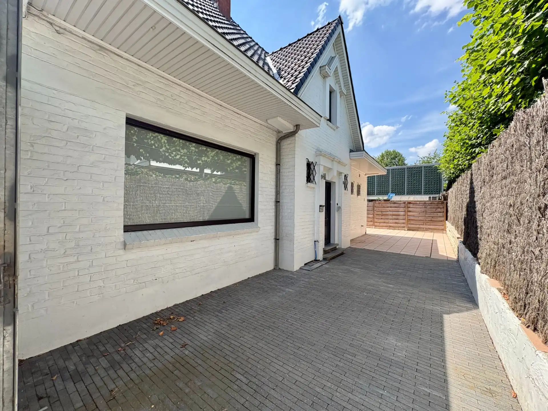 Ruime woning met 3 slaapkamers en autostaanplaats nabij het centrum van Avelgem! foto 14