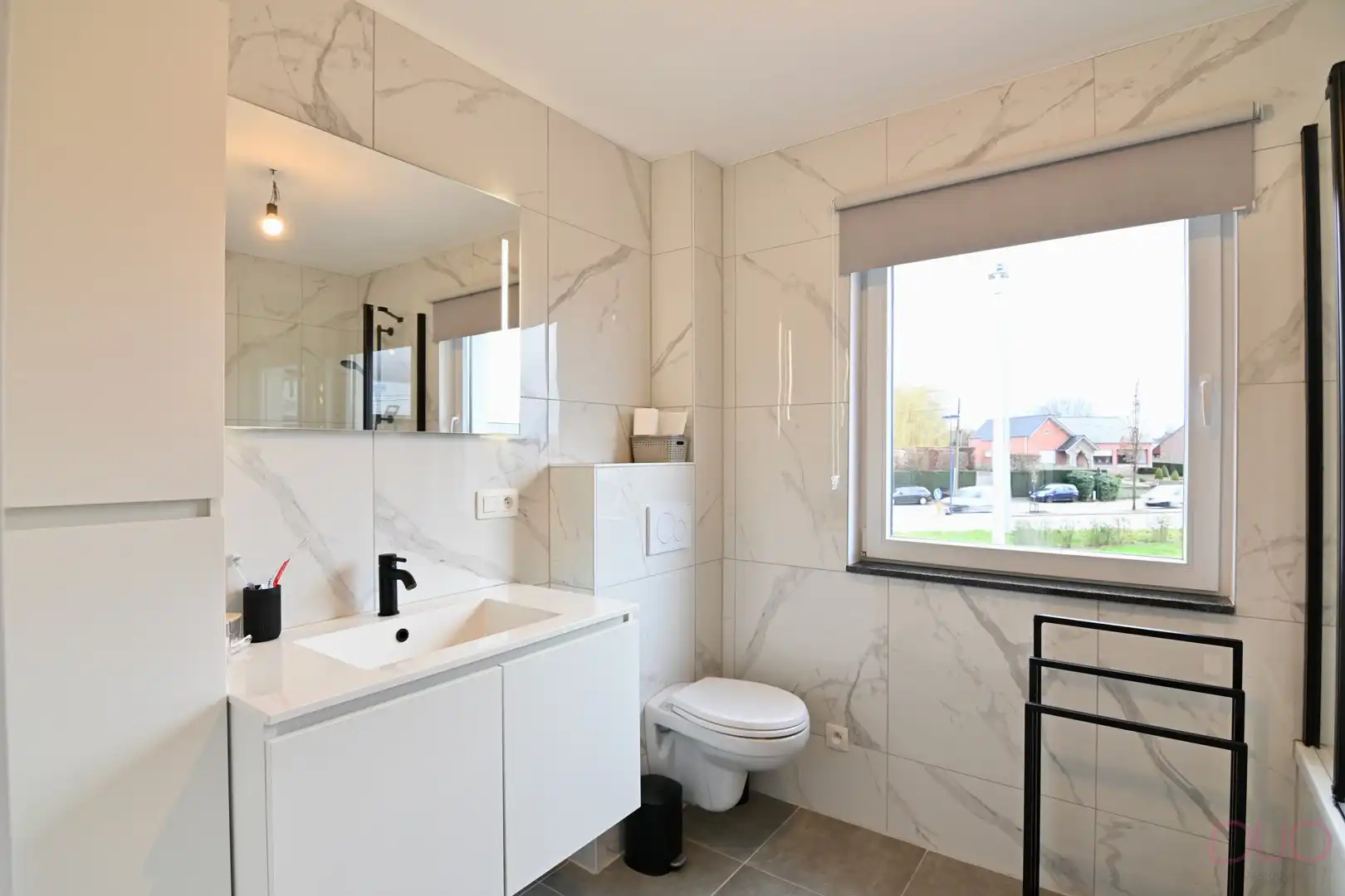 Moderne halfopen gezinswoning. foto 22