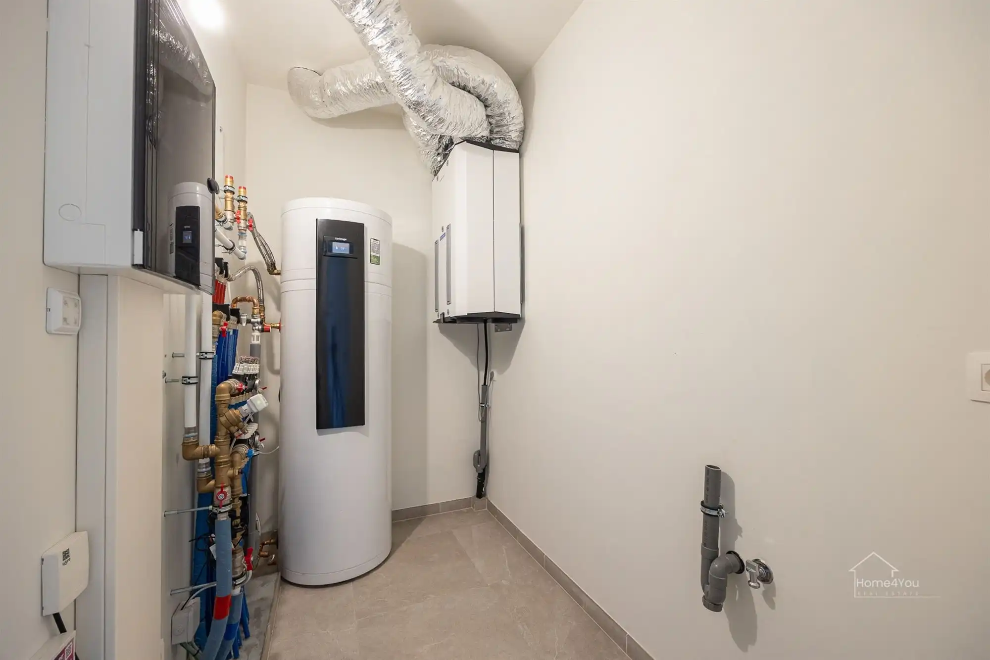 Prachtig BEN-label Appartement met autostaanplaats en terras foto 8