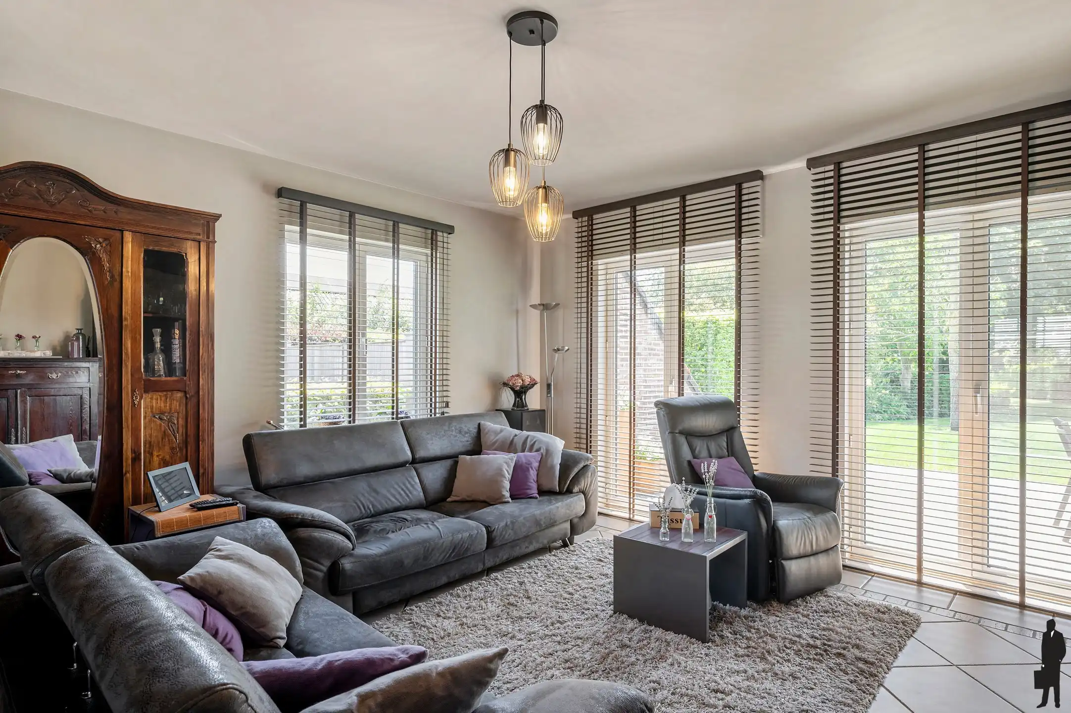 Ruime vrijstaande villa met 4 slaapkamers, inpandige garage en zuidgerichte tuin op een perceel van 2.957 m². foto 6