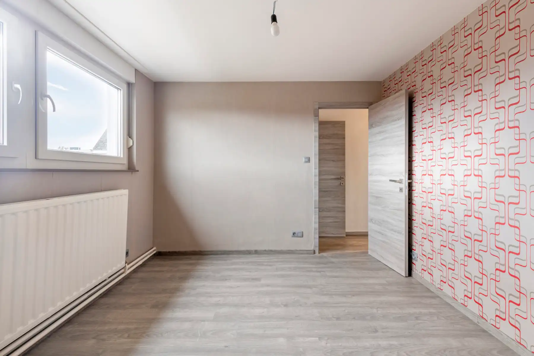 Instapklare centrum-woning pal bij centrum Buggenhout  foto 19