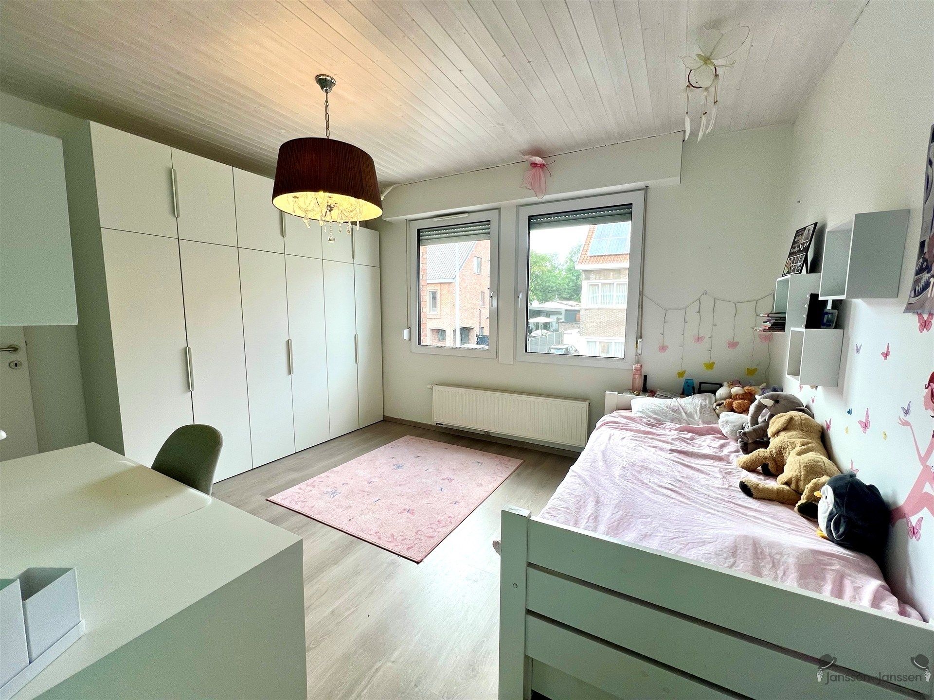 Gerenoveerde rijwoning met 3 slpks & tuin foto 13