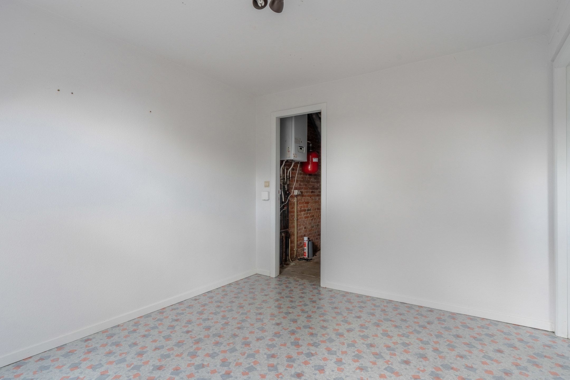 Woning bestaande uit twee appartementen op 985m² perceel. foto 36
