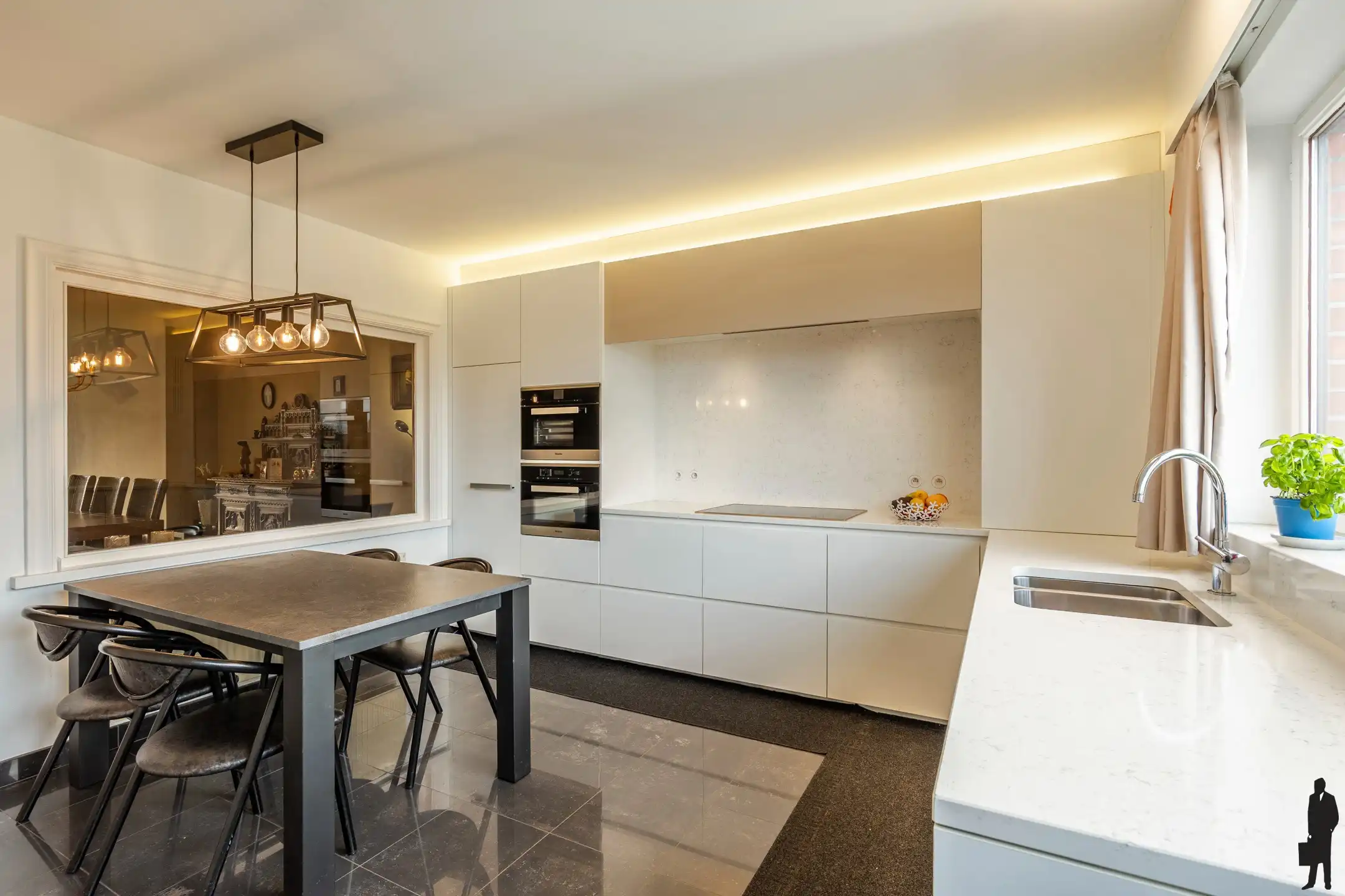 Stijlvol duplex met 3 slpk, 4 terrassen in hart Turnhout foto 9