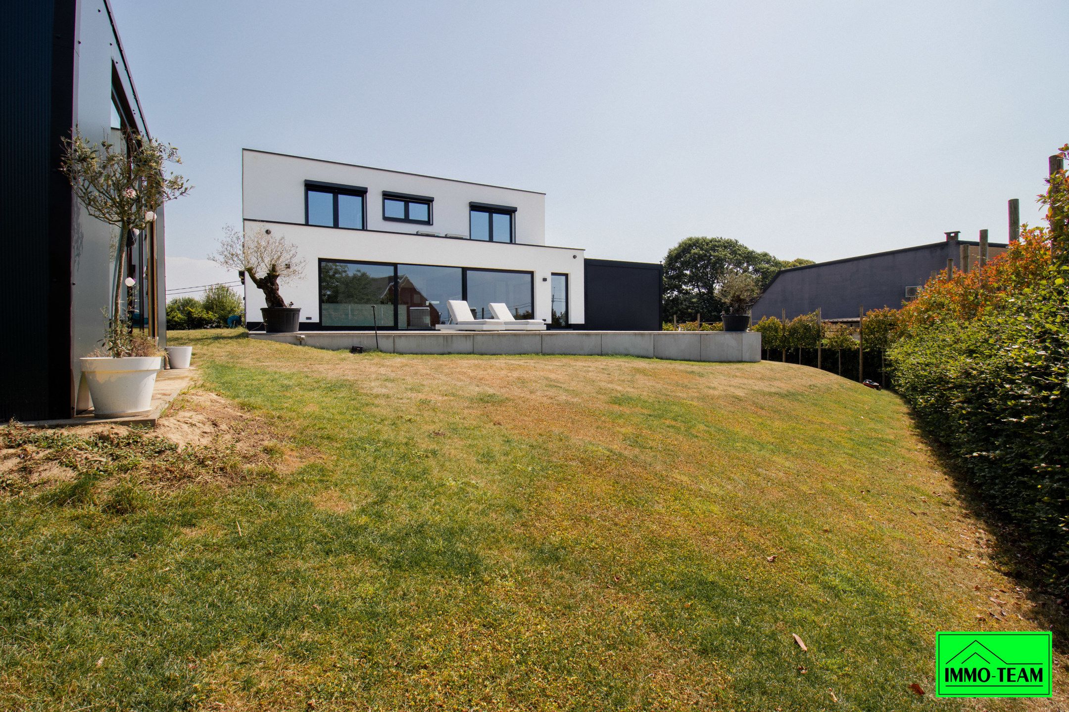 Strakke architectuur,  instapklaar wonen op topniveau foto 27