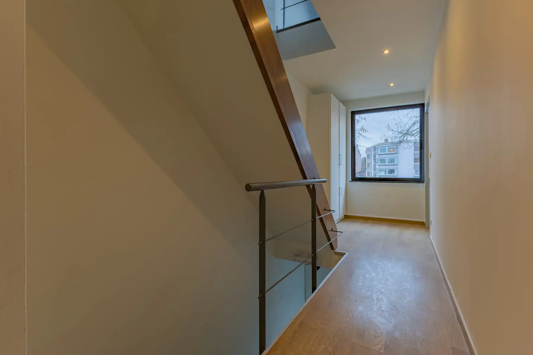 Commercieel gelijkvloers met duplex in centrum Halle foto 15