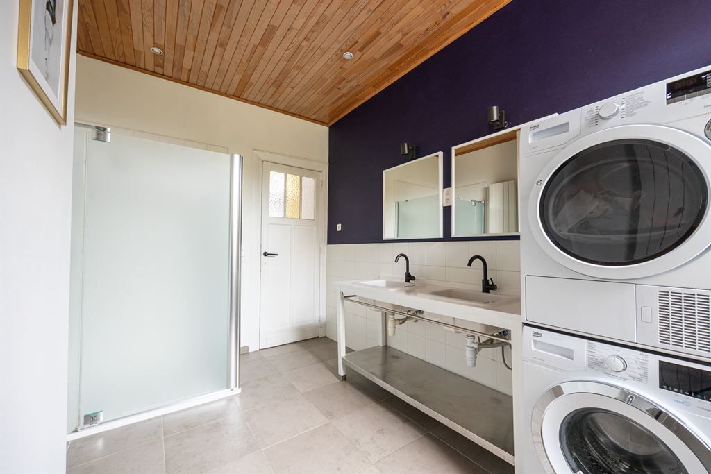 Gerenoveerde woning met zonnige tuin op toplocatie foto 21