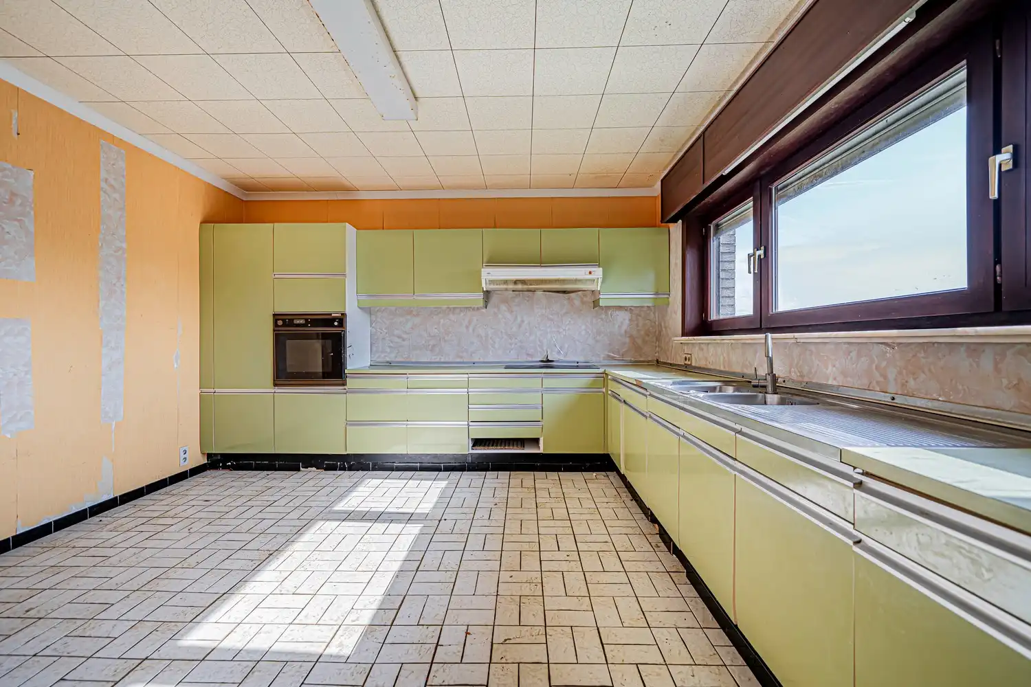 Vrijstaande woning met 3 slaapkamers, gelegen op een mooi perceel van 910m² foto 6