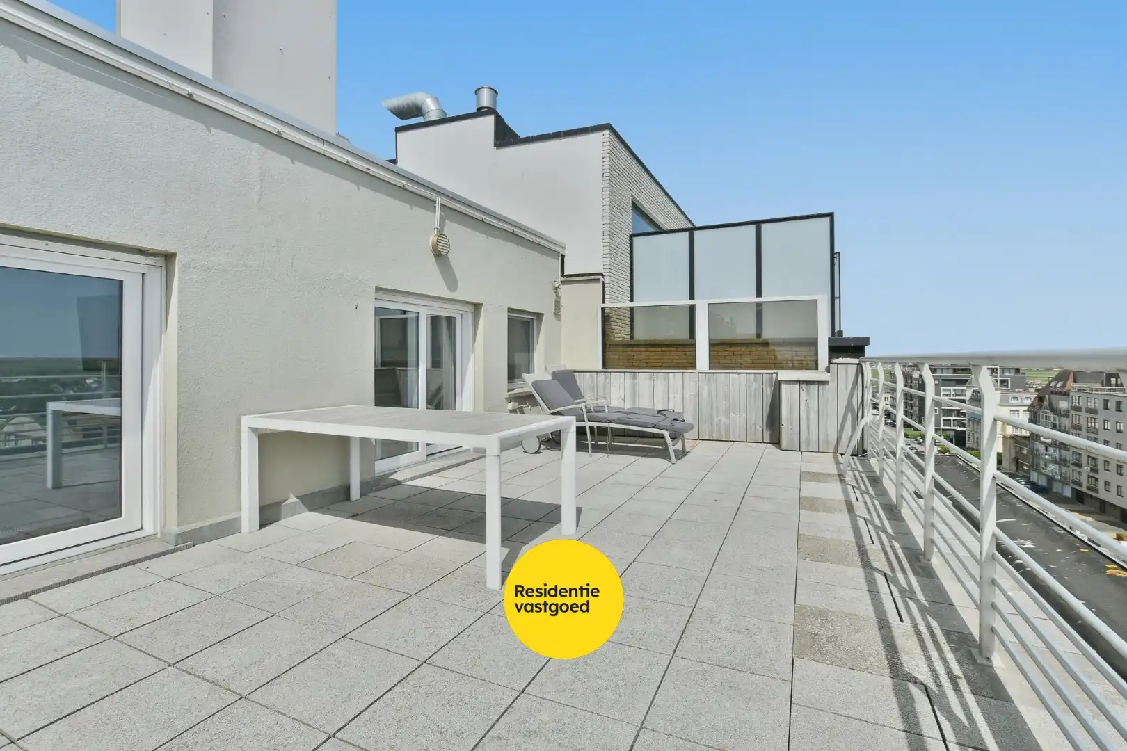 Uniek dakappartement met zonnige ligging en indrukwekkende vergezichten te Wenduine!  foto 3
