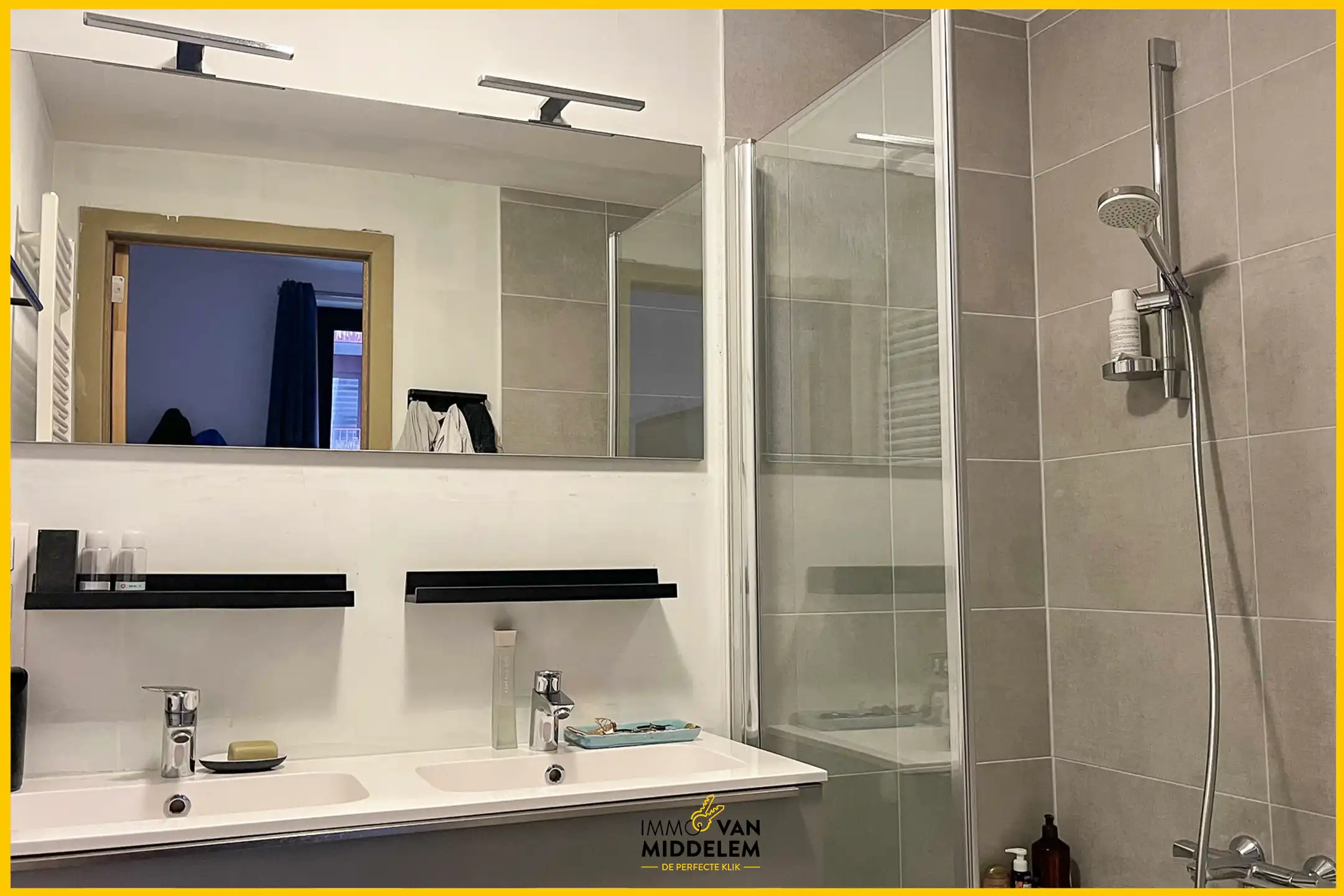 GELIJKVLOERS APPARTEMENT MET 3 SLAAPKAMERS EN STAANPLAATS foto 20