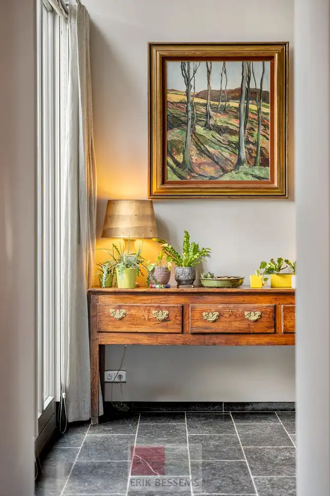 Een zeer karaktervol woonerf van maar liefst 3996 m² met bijzondere uitstraling, bestaande uit een prachtige hoofdwoning (voormalige schuur en stallen) en een charmant vakwerkhuis. foto 8