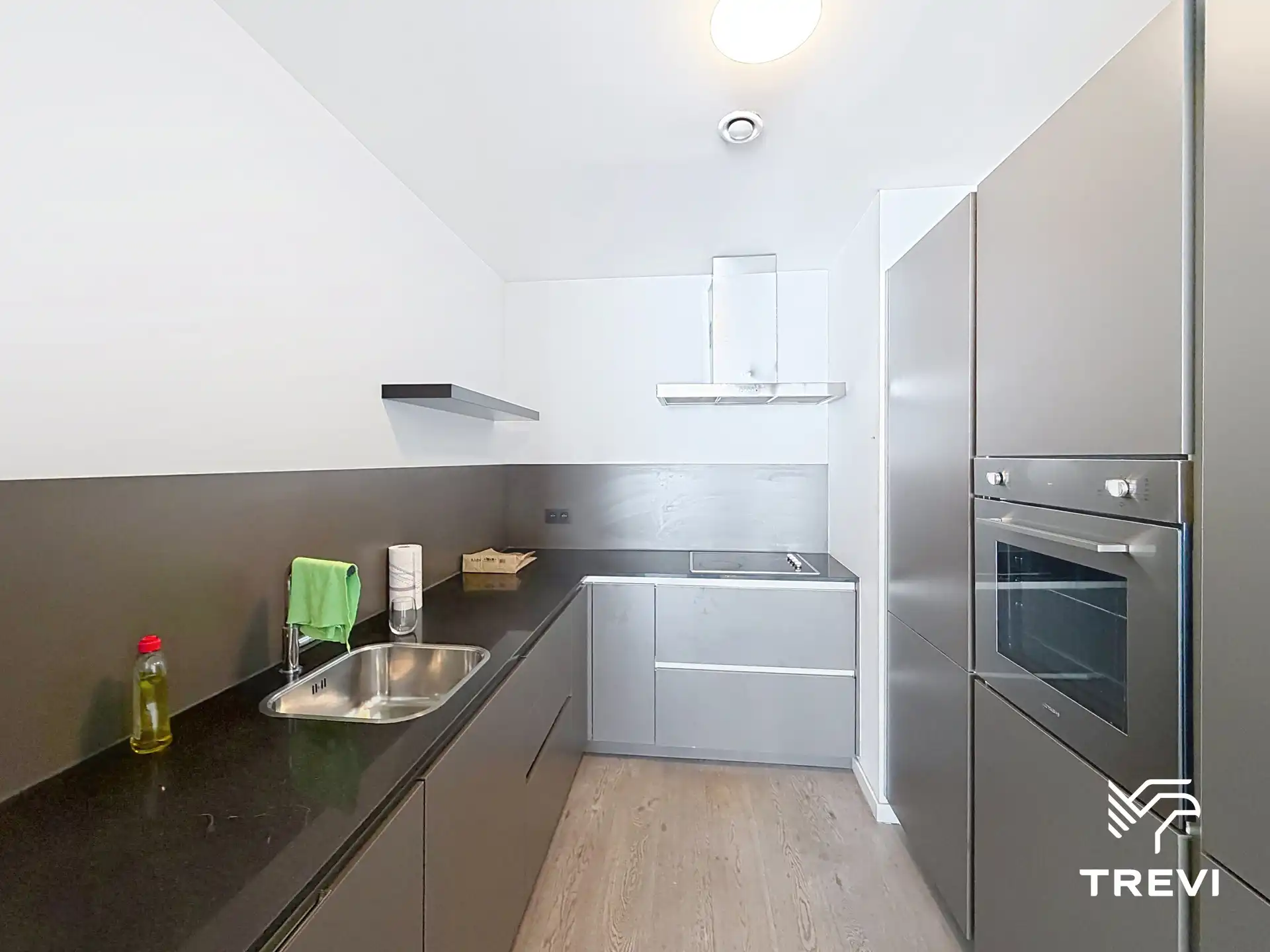 1-kamerappartement in een recent gebouw foto 6