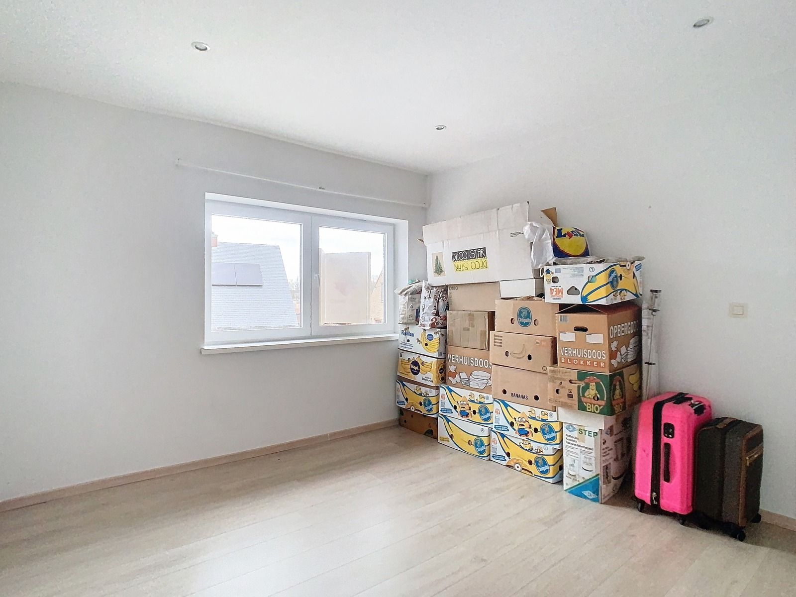 Volledig Instapklare Woning met 3 SLPK, tuin én garage! foto 19