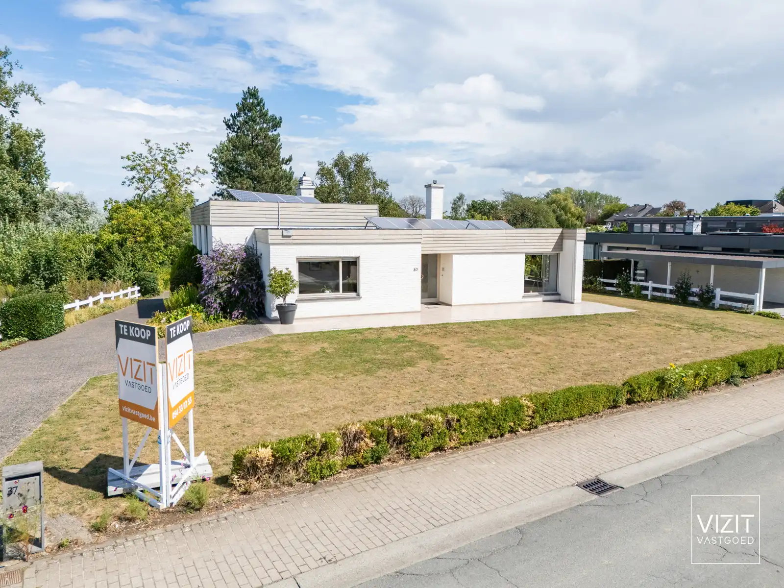 Zeer goed onderhouden villa met open zicht! foto 2