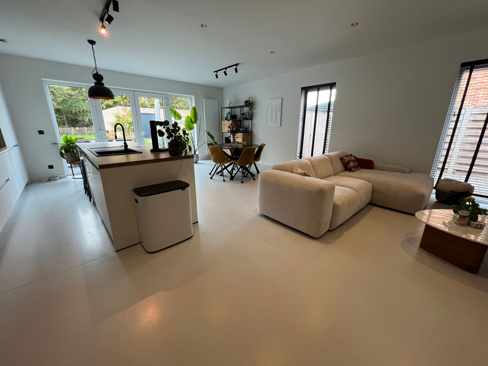 Instapklare HOB met 2slpk + bureau, tuin en garage foto 4