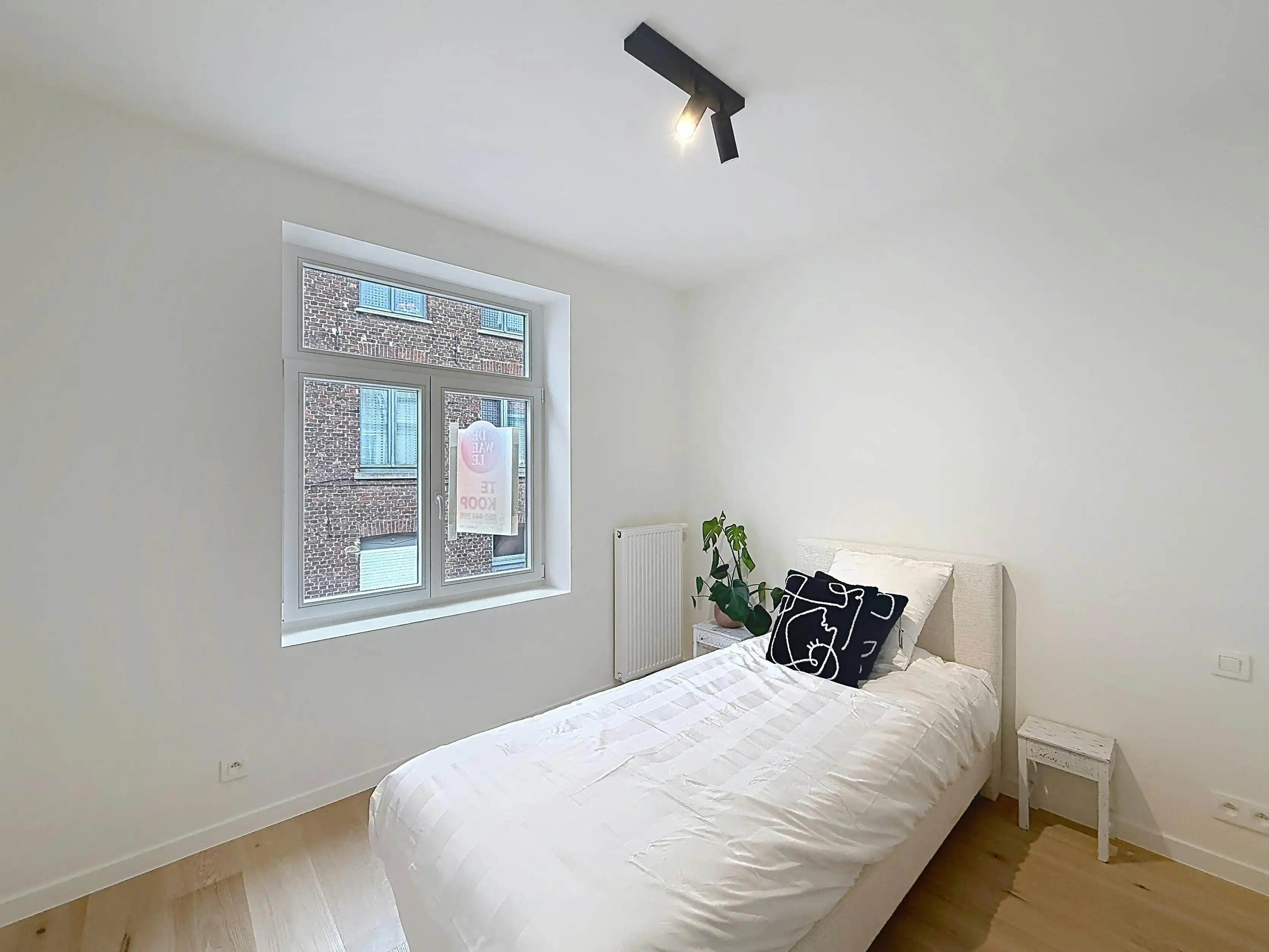 Kwalitatief gerenoveerd huis met 3 slaapkamers in Brugge foto 10