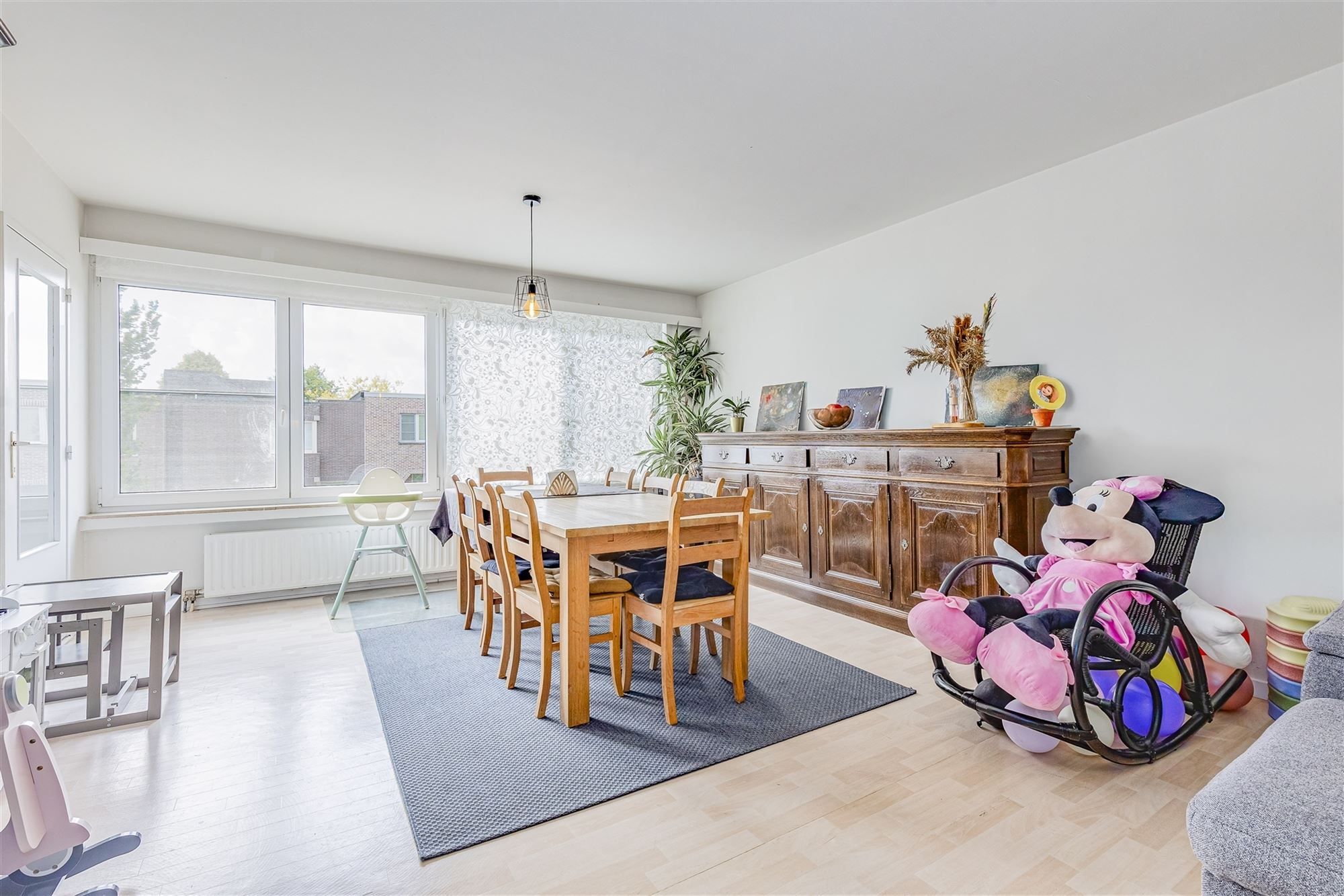 Ruim appartement met 2 slpk + terras te koop in Mortsel foto 2