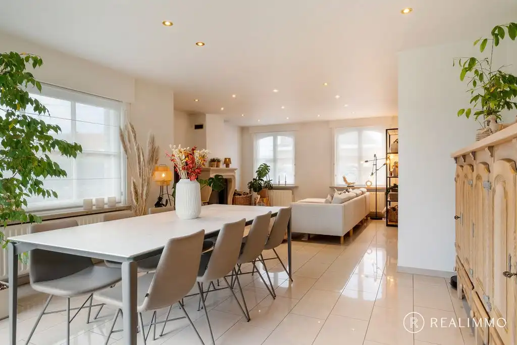 Ruime villa op 911m² in een rustige, groene omgeving te Sint-Eloois-Vijve foto 9