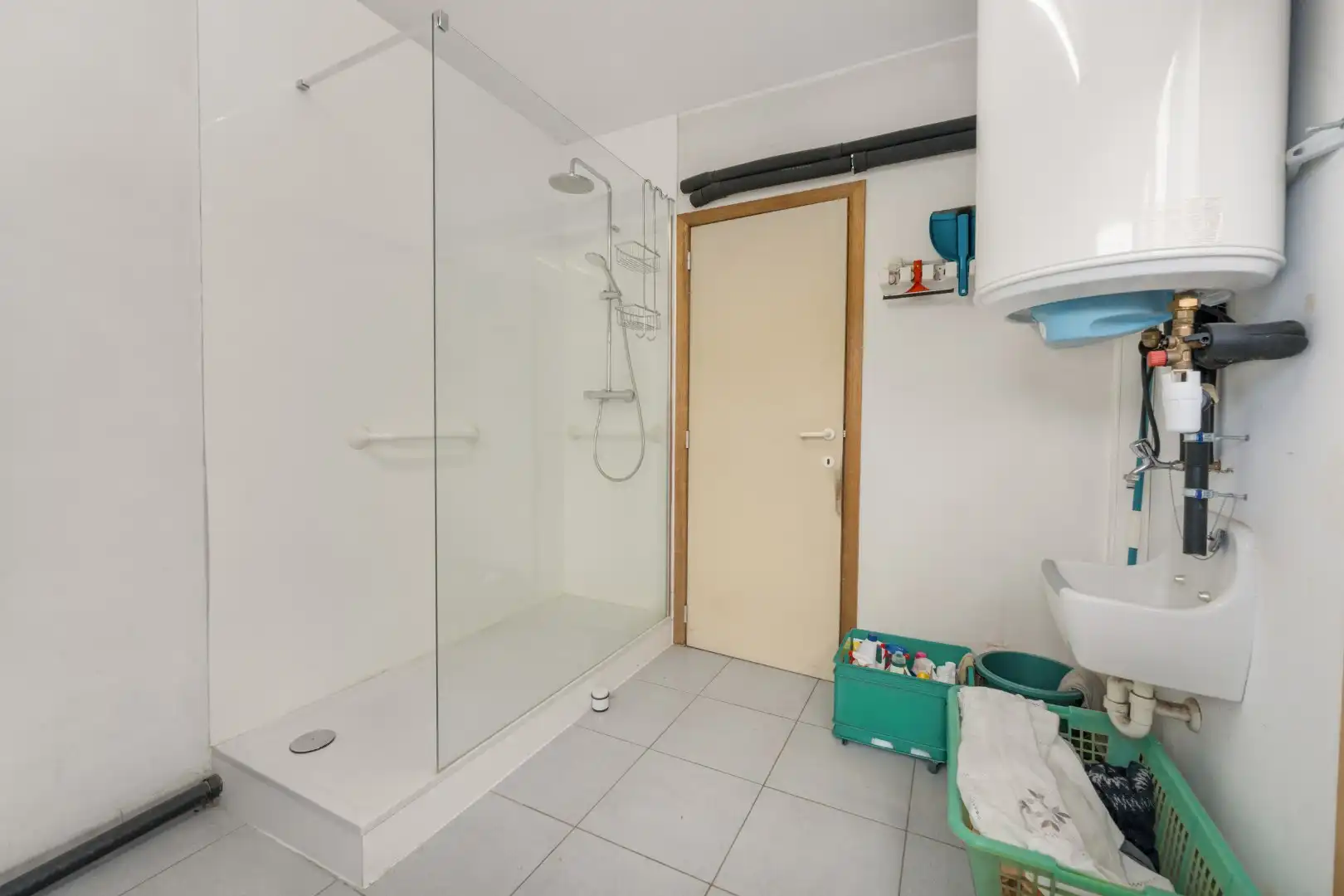 Karaktervolle halfopen woning op een strategische ligging te Assebroek. foto 11