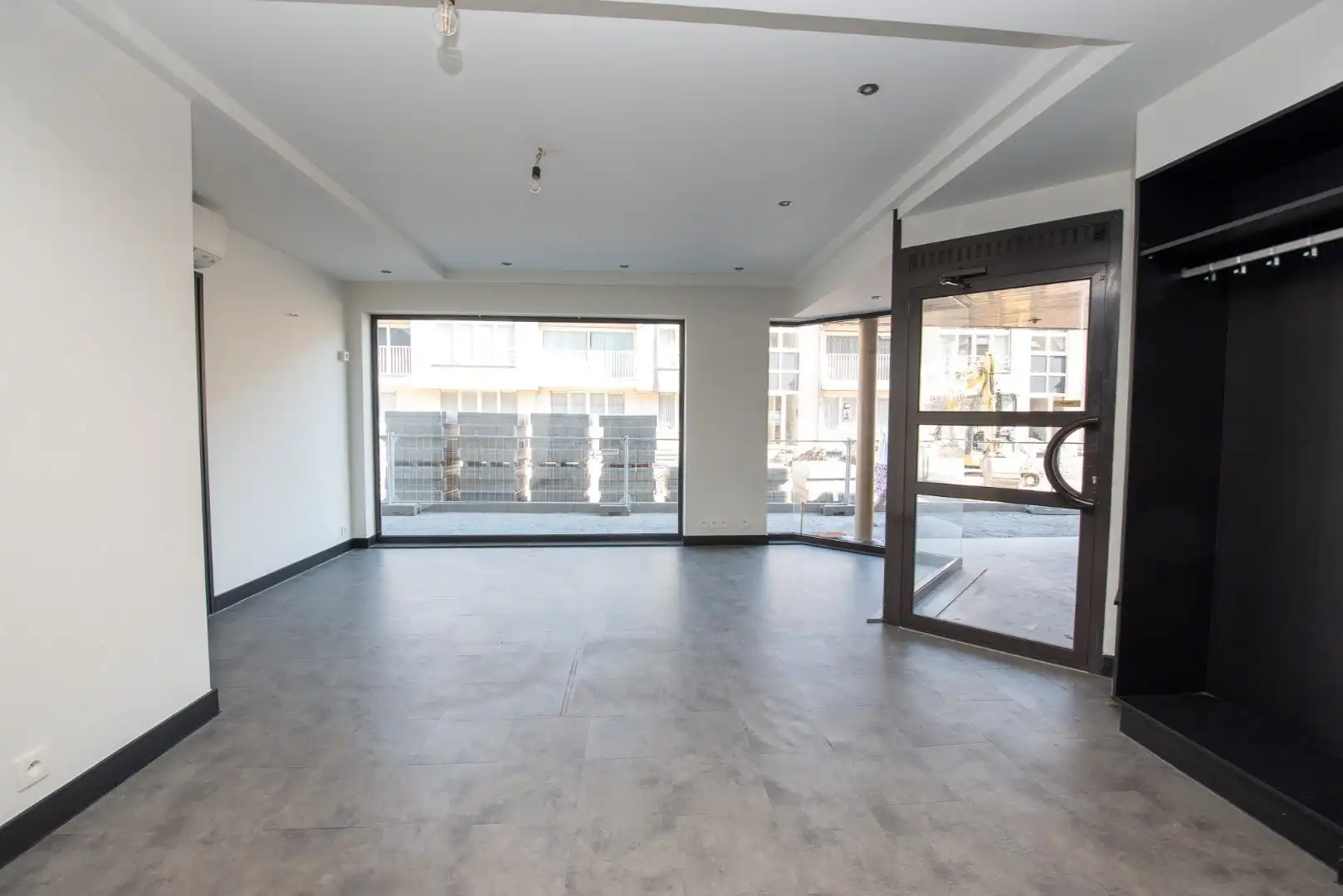 Ruime winkelruimte te huur in het centrum van Nazareth, ideaal voor diverse doeleinden! foto 3