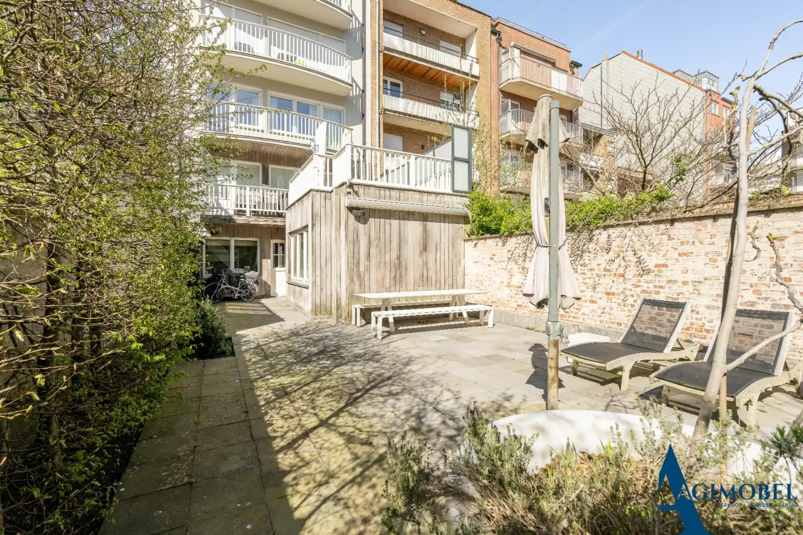 Beleef een vakantie aan zee met landelijke charme  in dit ruim appartement met terras/koer en 3 grote slaapkamers, 200m van het strand. foto 18