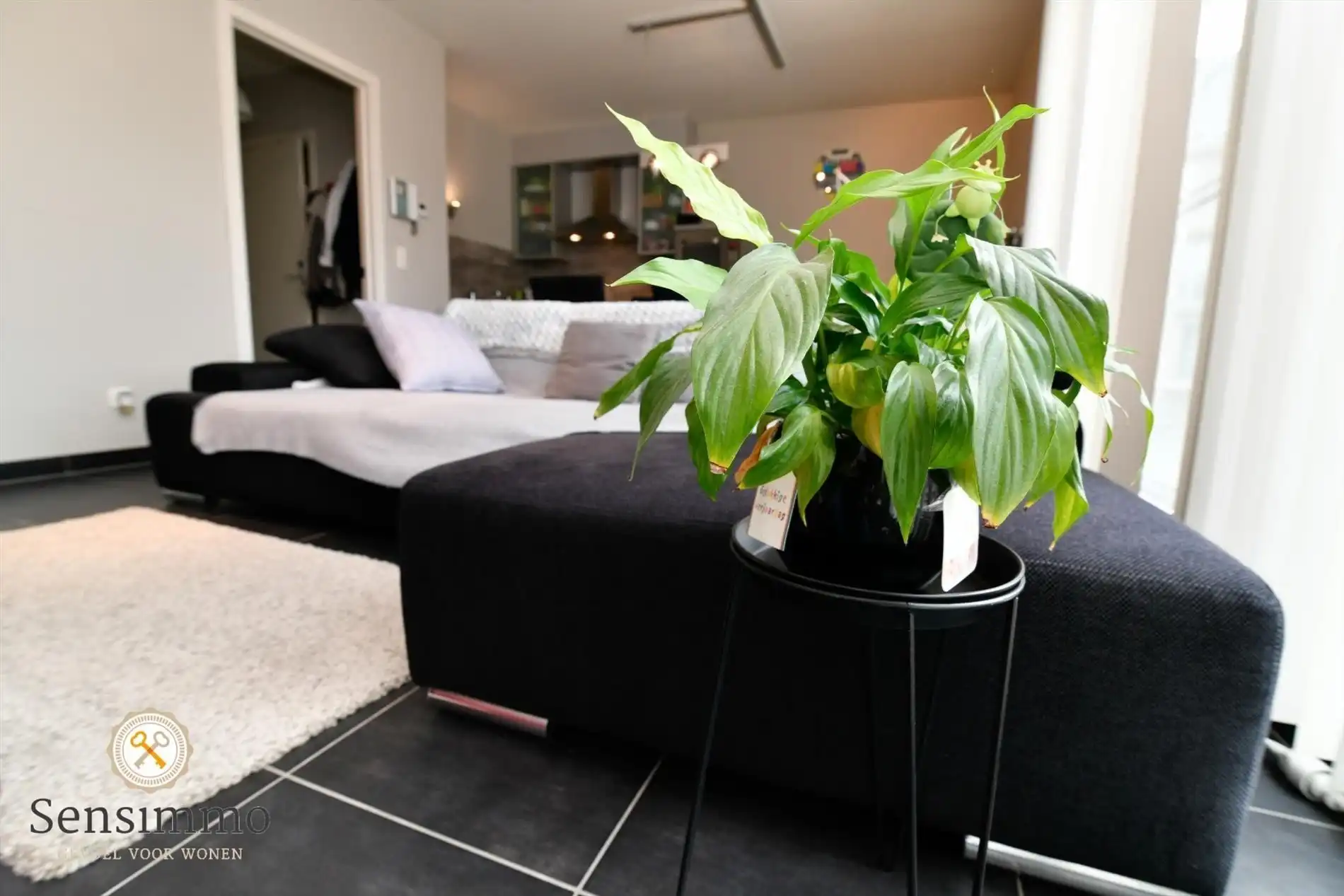 Modern éénslaapkamerappartement met prive parking Stadsplein Genk foto 4