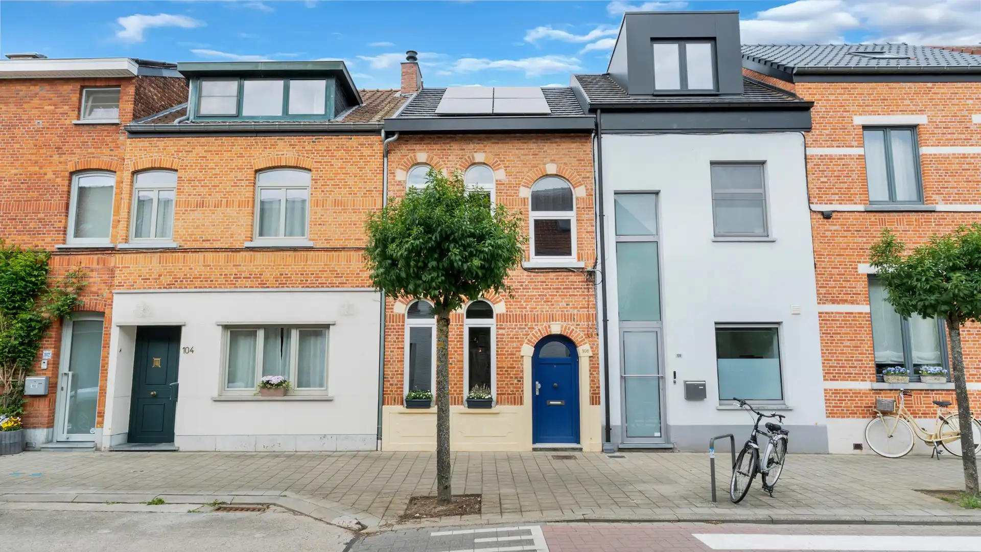 Prachtig herenhuis binnen de grote ring van Hasselt foto {{pictureIndex}}