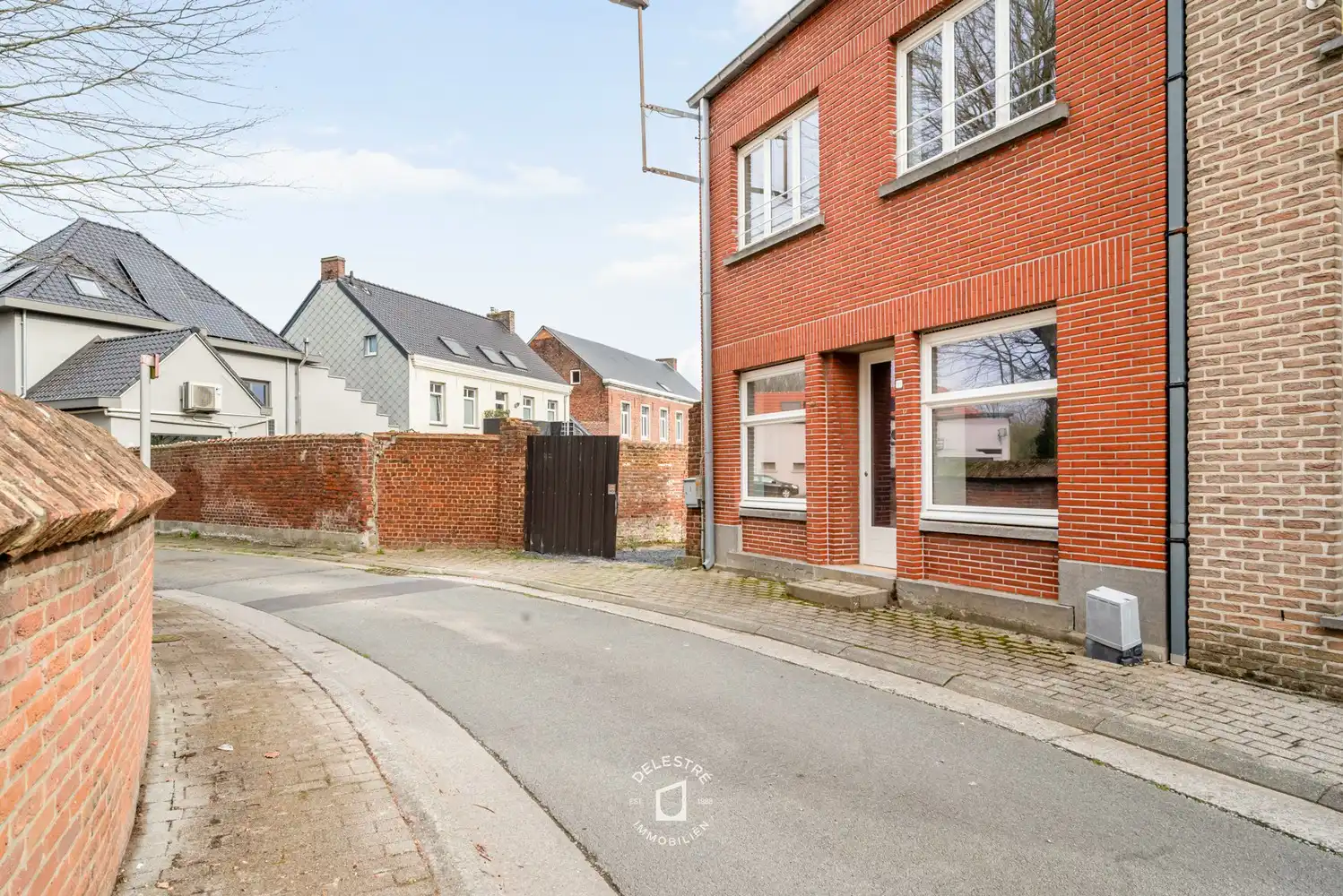 Ecologisch compleet gerenoveerde woning (EPC A)&nbsp; met grote tuin 22a50ca in hartje Aspelare foto {{pictureIndex}}