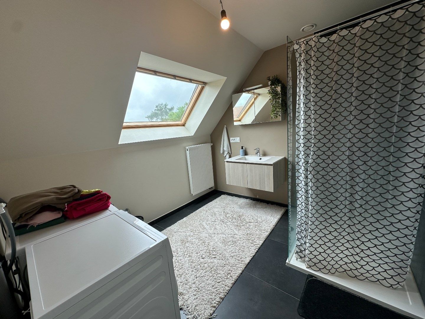 Centraal gelegen, energiezuinig appartement met twee ruime slaapkamers foto 5